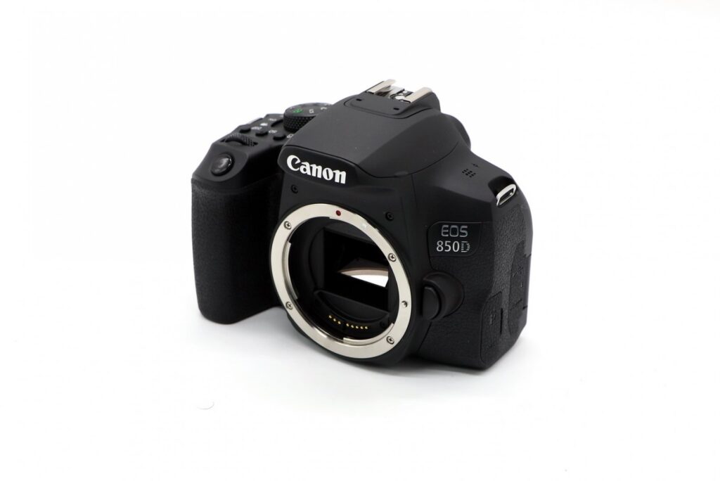 Продать фотоаппарат Canon EOS 850D