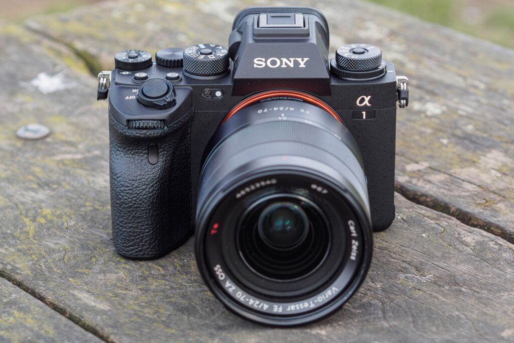 Продать фотоаппарат Sony Alpha 1